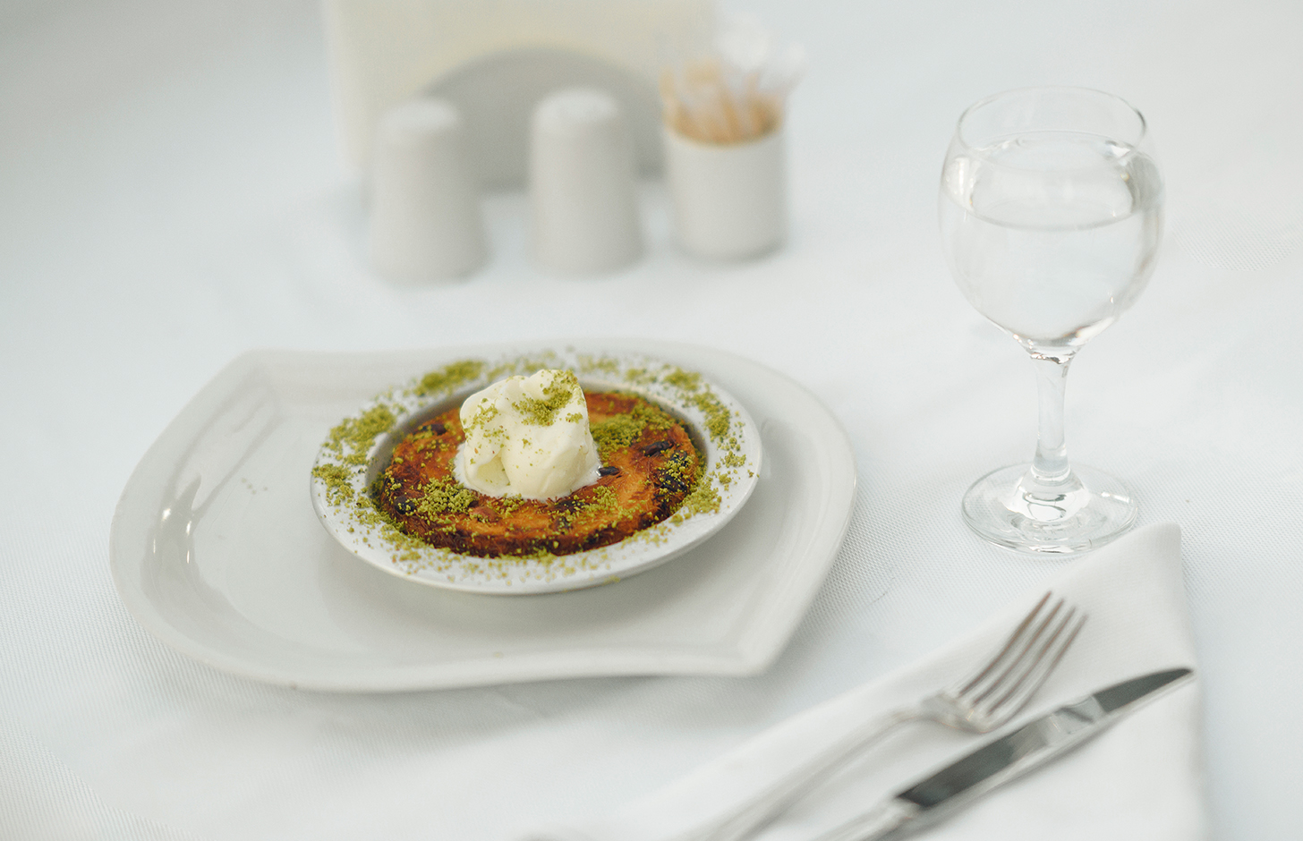 216_castle_restaurant_bar_alanı