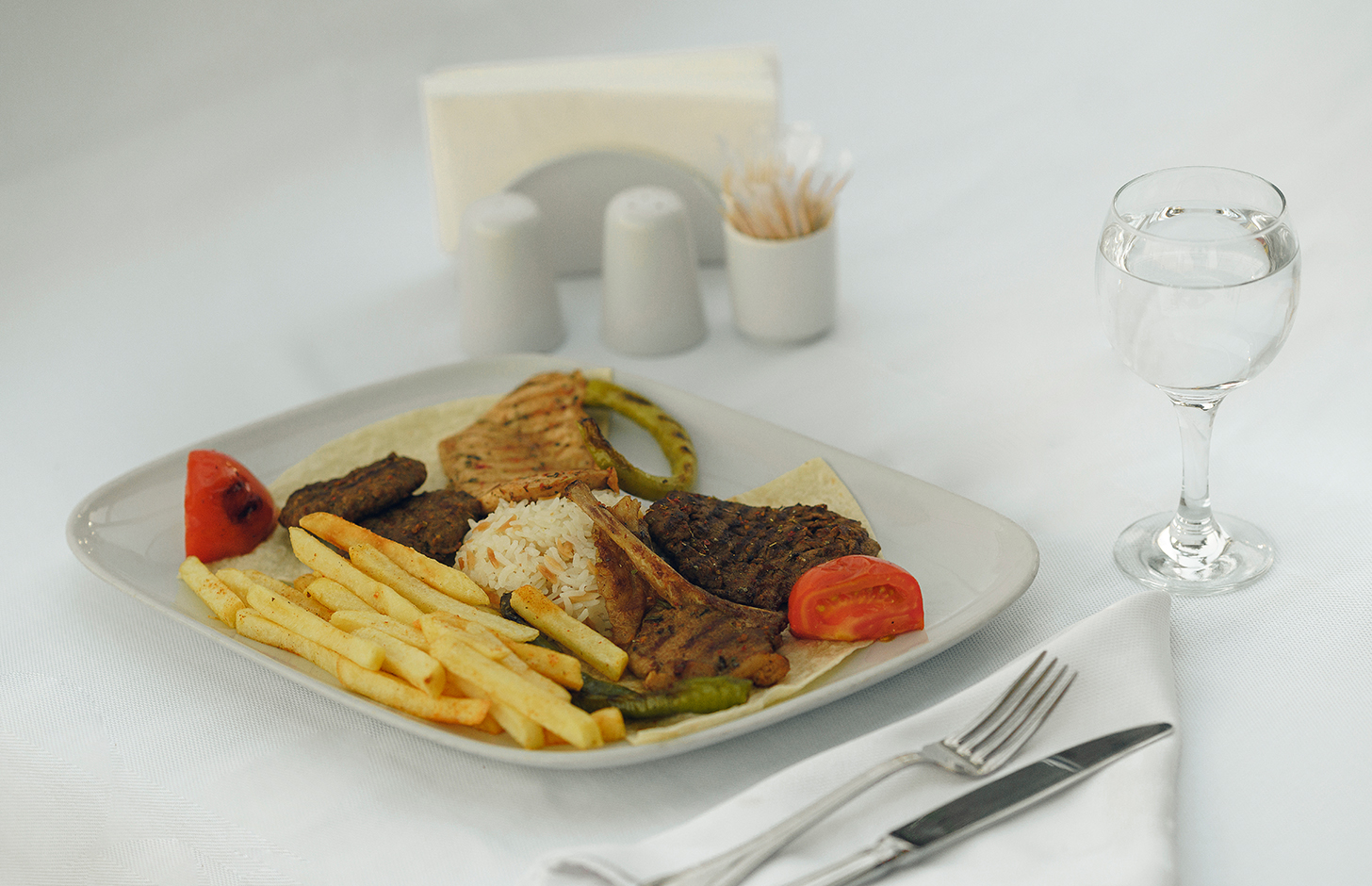 216_castle_restaurant_bar_alanı