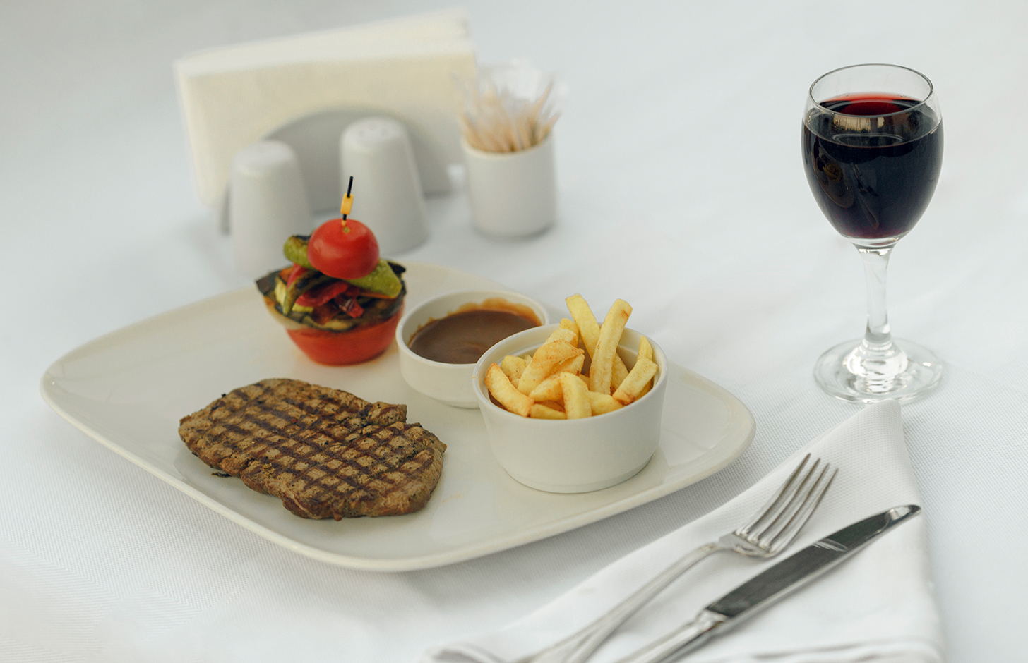 216_castle_restaurant_bar_alanı